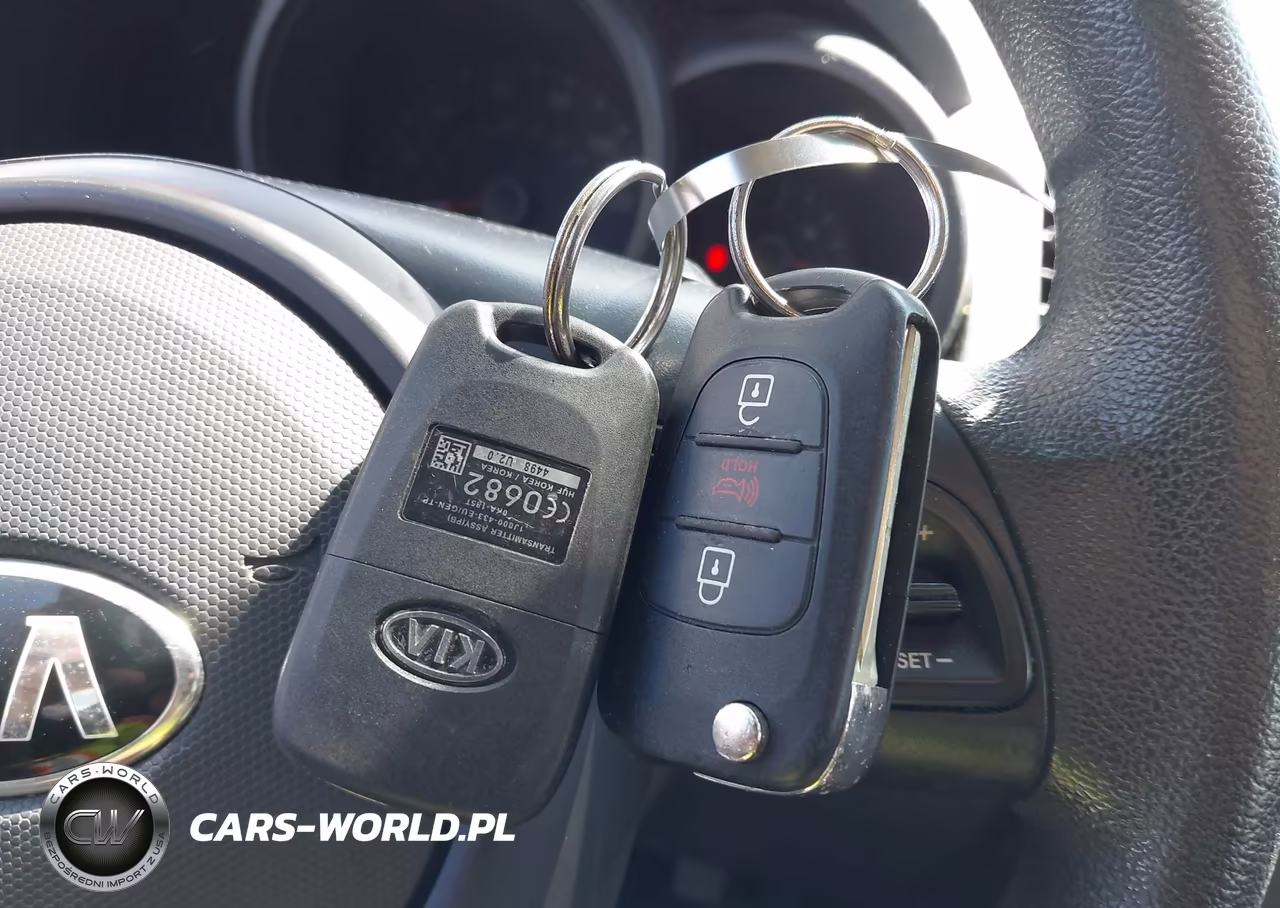 2013 Kia Soul VIN:KNDJT2A54D7557895 - 11