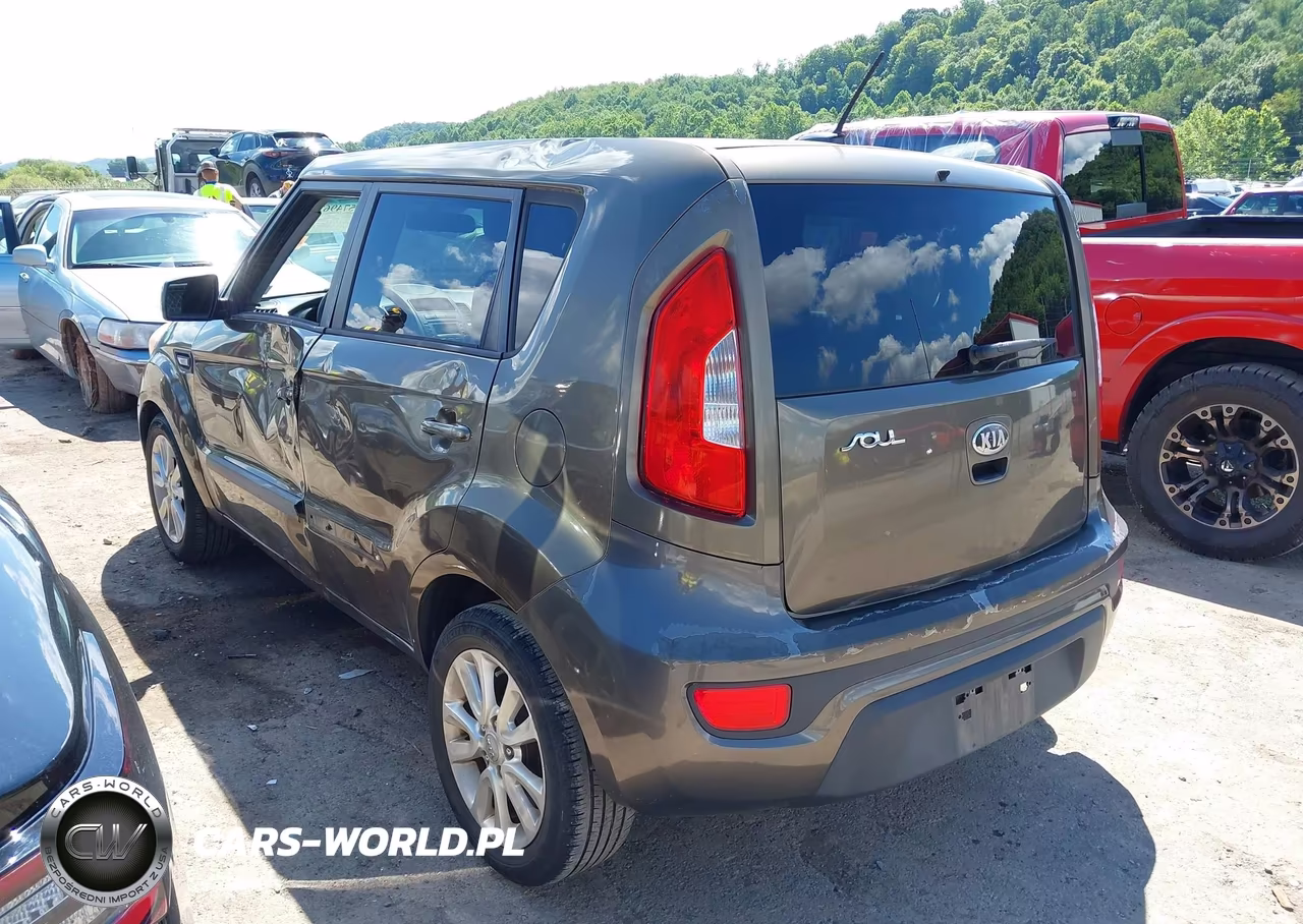 2013 Kia Soul VIN:KNDJT2A54D7557895 - 3