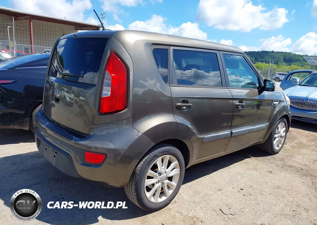 2013 Kia Soul VIN:KNDJT2A54D7557895 - 4