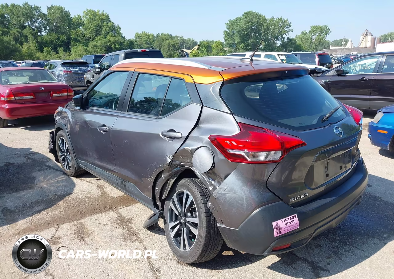 2018 Nissan Kicks Sv VIN:3N1CP5CU2JL504190 - 3