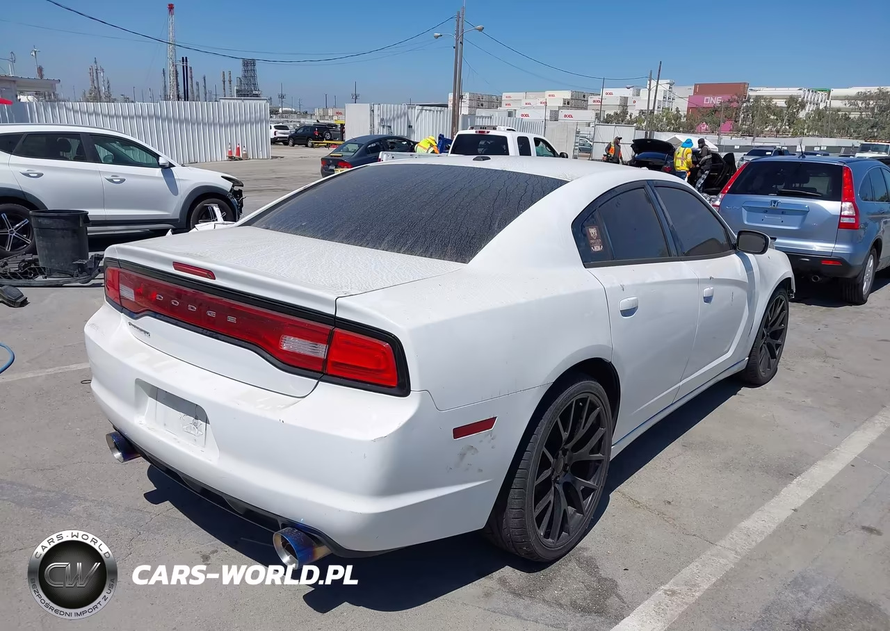 2011 Dodge Charger VIN:2B3CL3CG4BH505716 - 4