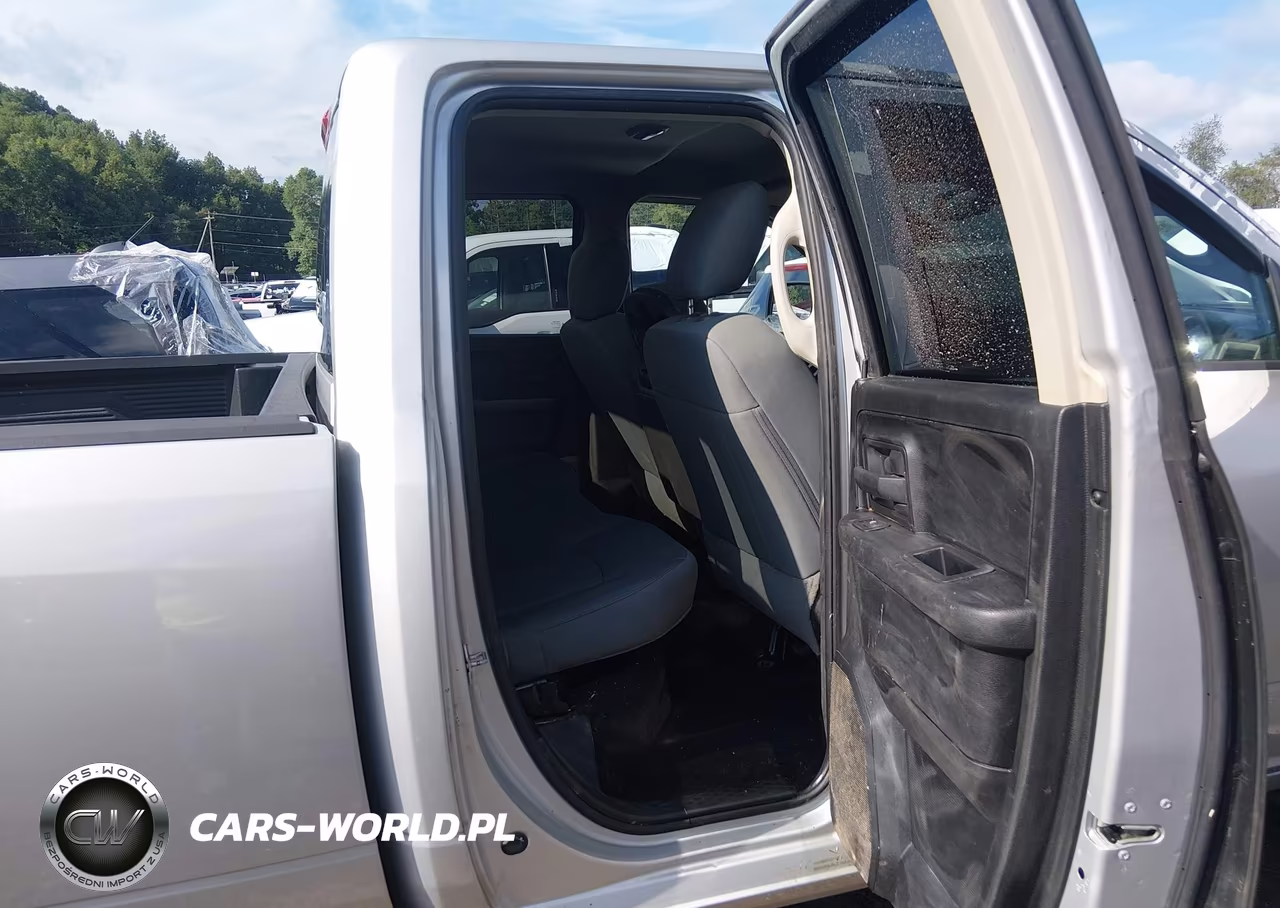 2018 Ram 1500 Express 4X4 6'4 Box VIN:1C6RR7FTXJS351096 - 8