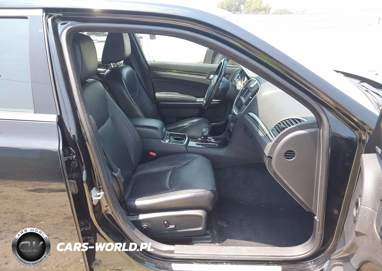 2012 Chrysler 300 Limited VIN:2C3CCACG6CH113202 - 5
