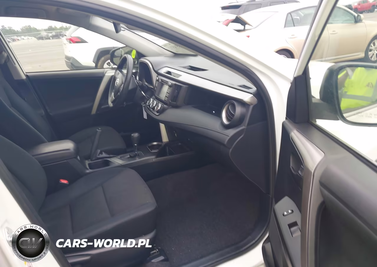 2018 Toyota Rav4 Le VIN:JTMBFREV8JJ186463 - 5