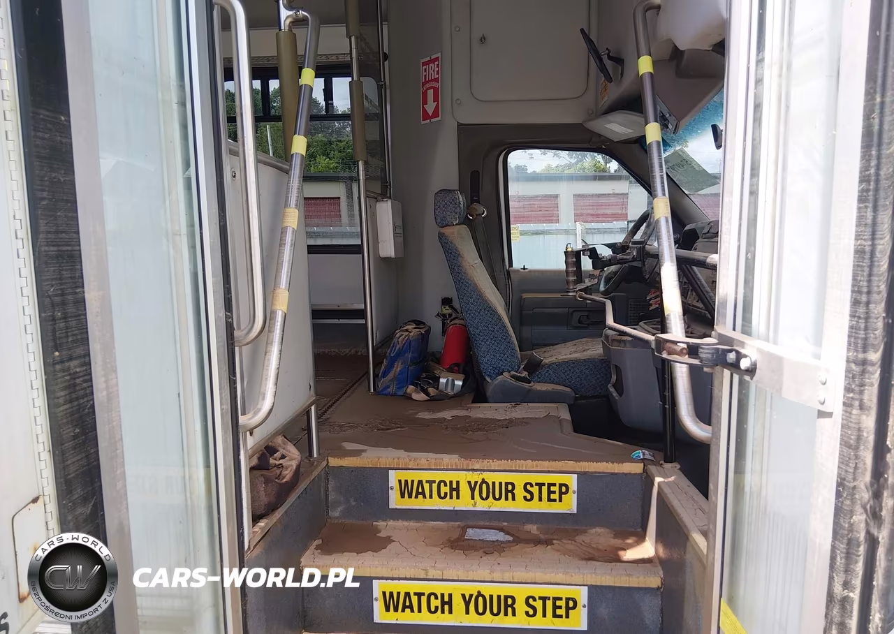 2010 Ford E-450 Cutaway VIN:1FDFE4FP0ADA01453 - 5
