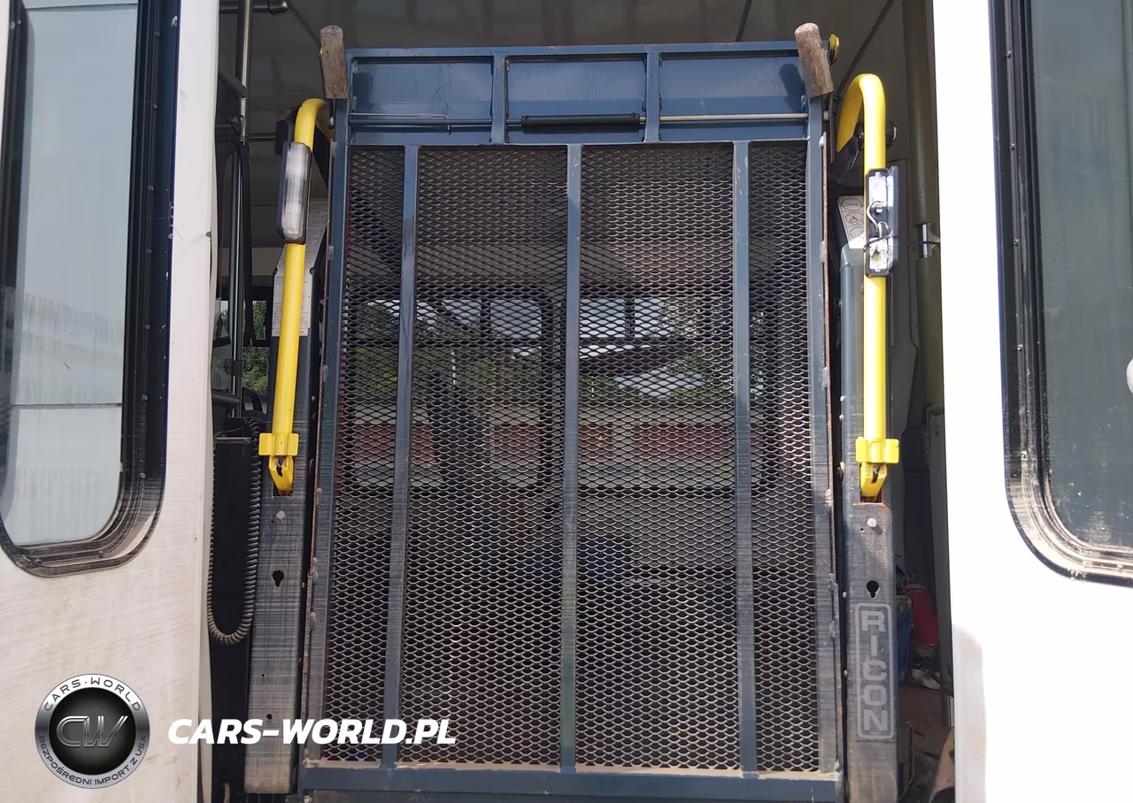 2010 Ford E-450 Cutaway VIN:1FDFE4FP0ADA01453 - 8
