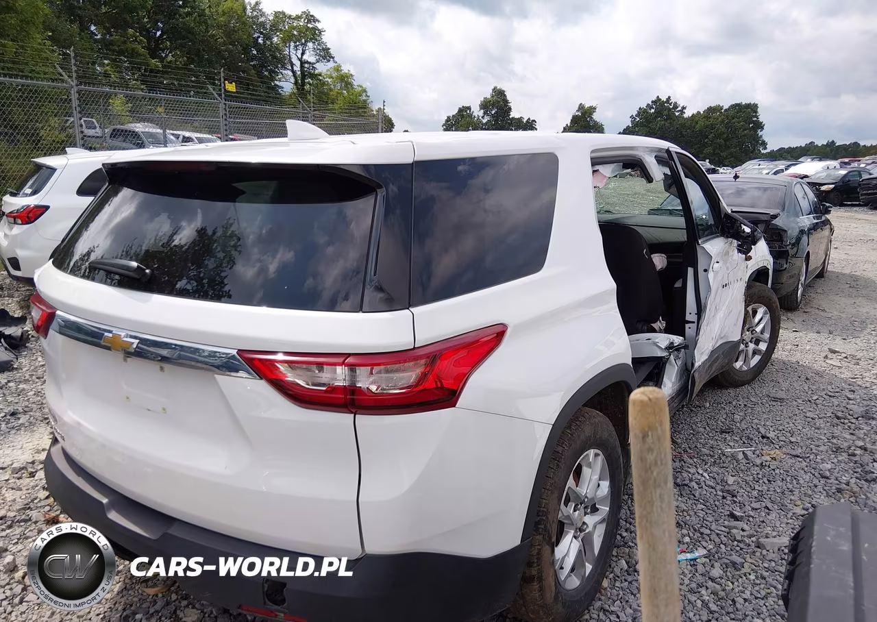 2018 Chevrolet Traverse Ls VIN:1GNERFKW0JJ167817 - 4