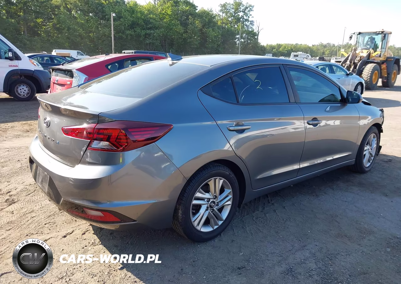 2019 Hyundai Elantra Sel VIN:5NPD84LF5KH473982 - 4