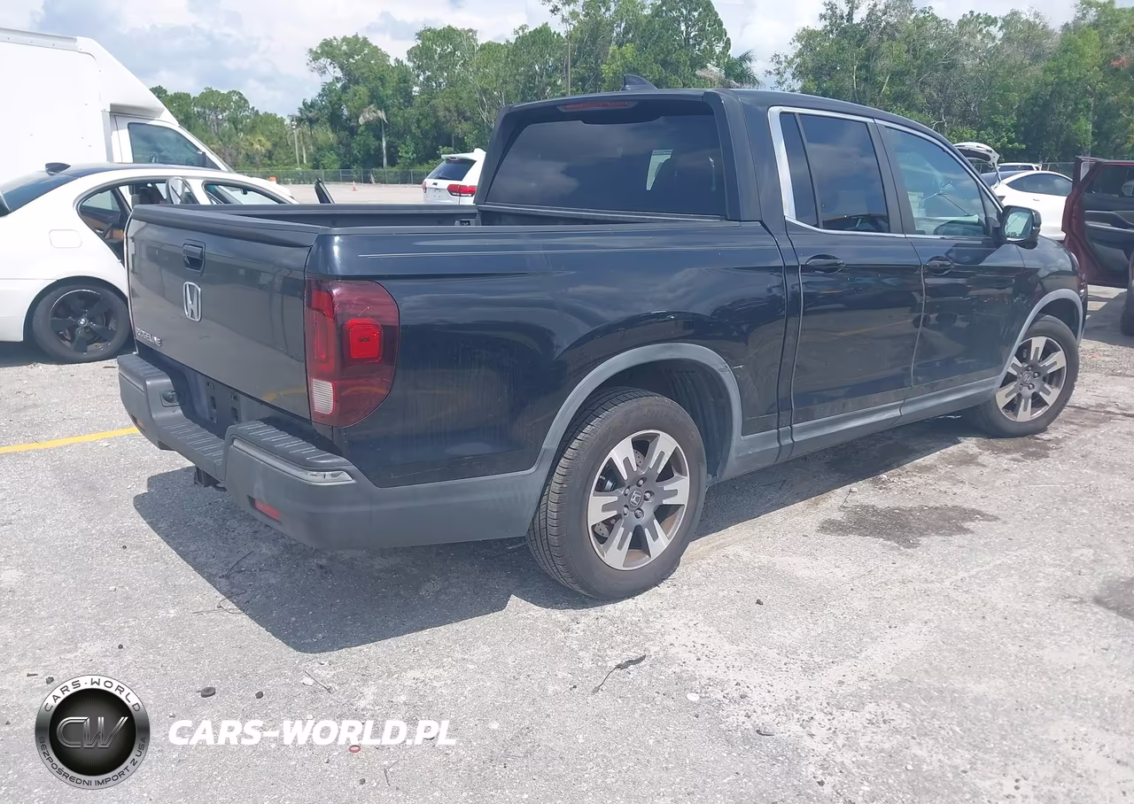 2017 Honda Ridgeline Rtl-T VIN:5FPYK2F68HB006024 - 4