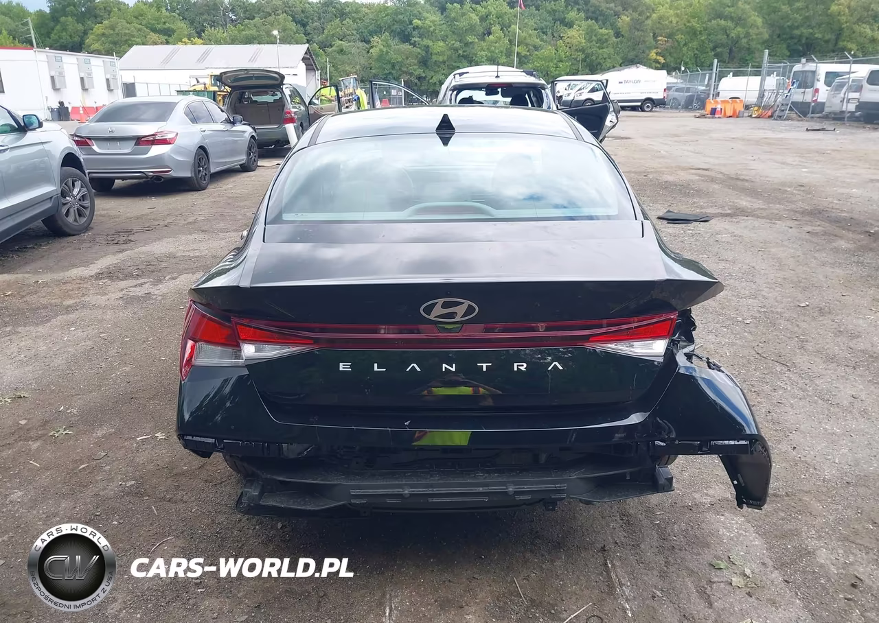 2026 Hyundai Elantra Se VIN:KMHLL4DGXTU192930 - 17