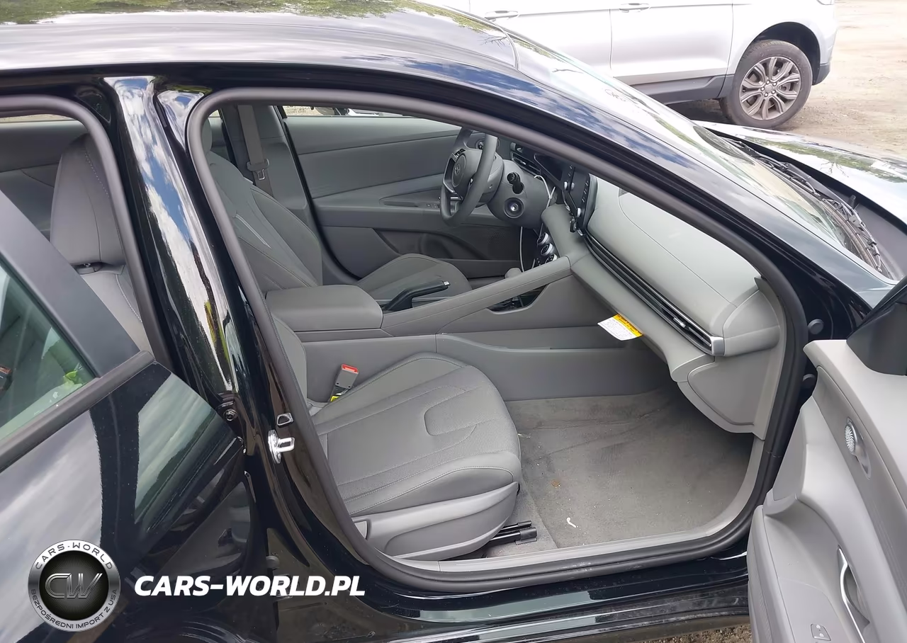 2026 Hyundai Elantra Se VIN:KMHLL4DGXTU192930 - 5
