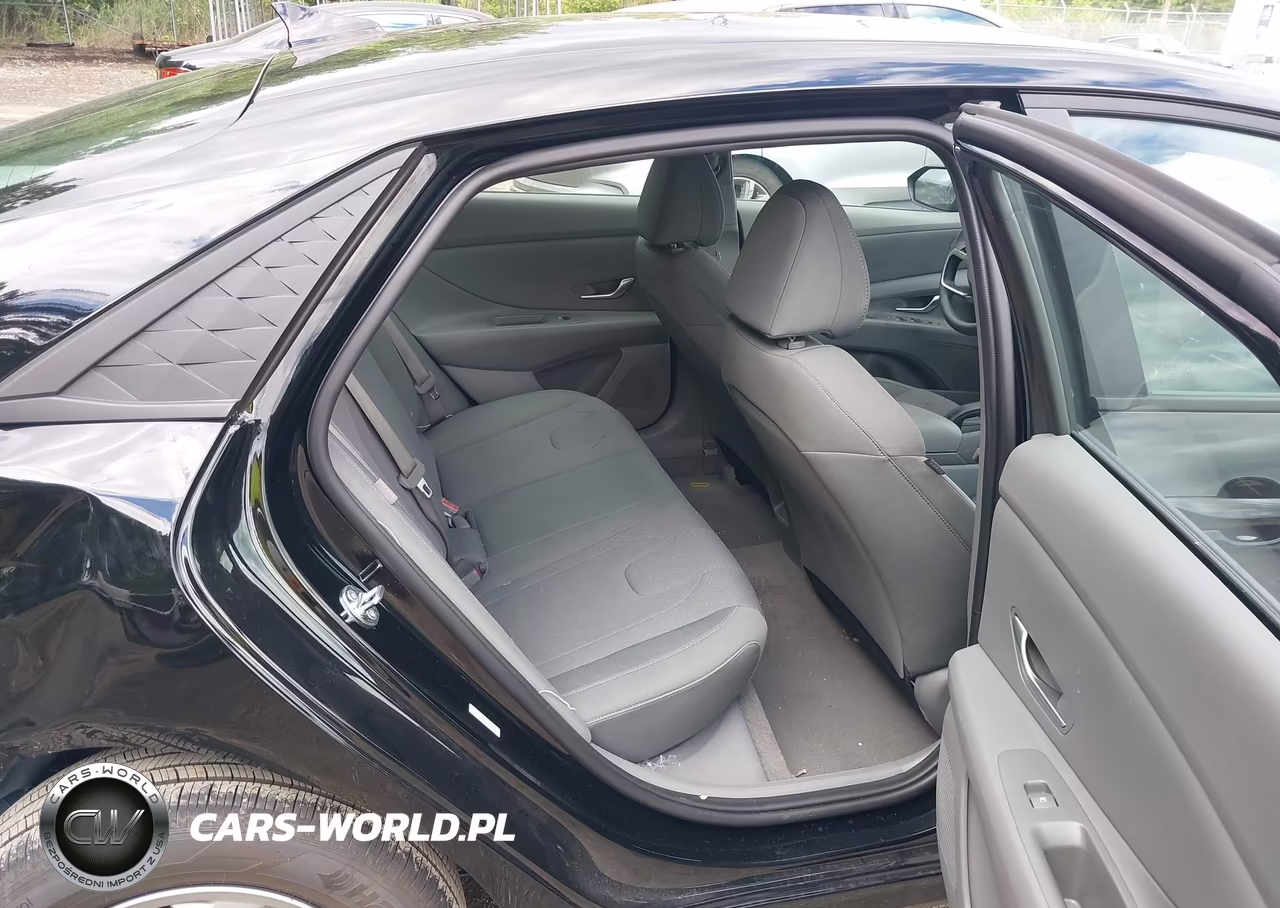 2026 Hyundai Elantra Se VIN:KMHLL4DGXTU192930 - 8