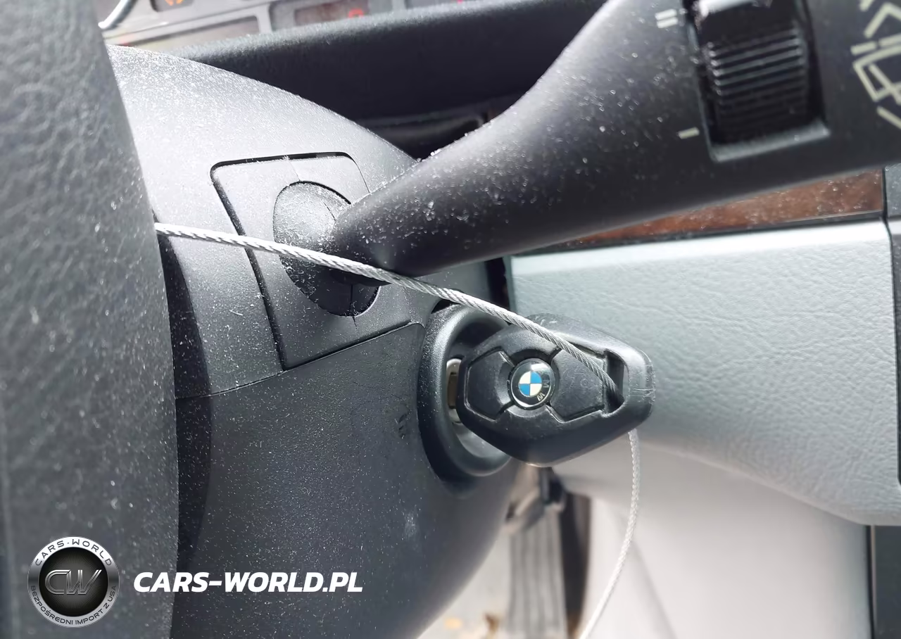 2002 BMW 330Xi VIN:WBAEW53482PG19813 - 11