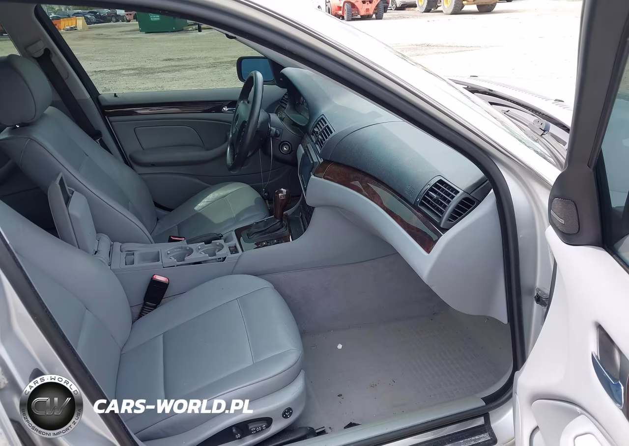 2002 BMW 330Xi VIN:WBAEW53482PG19813 - 5