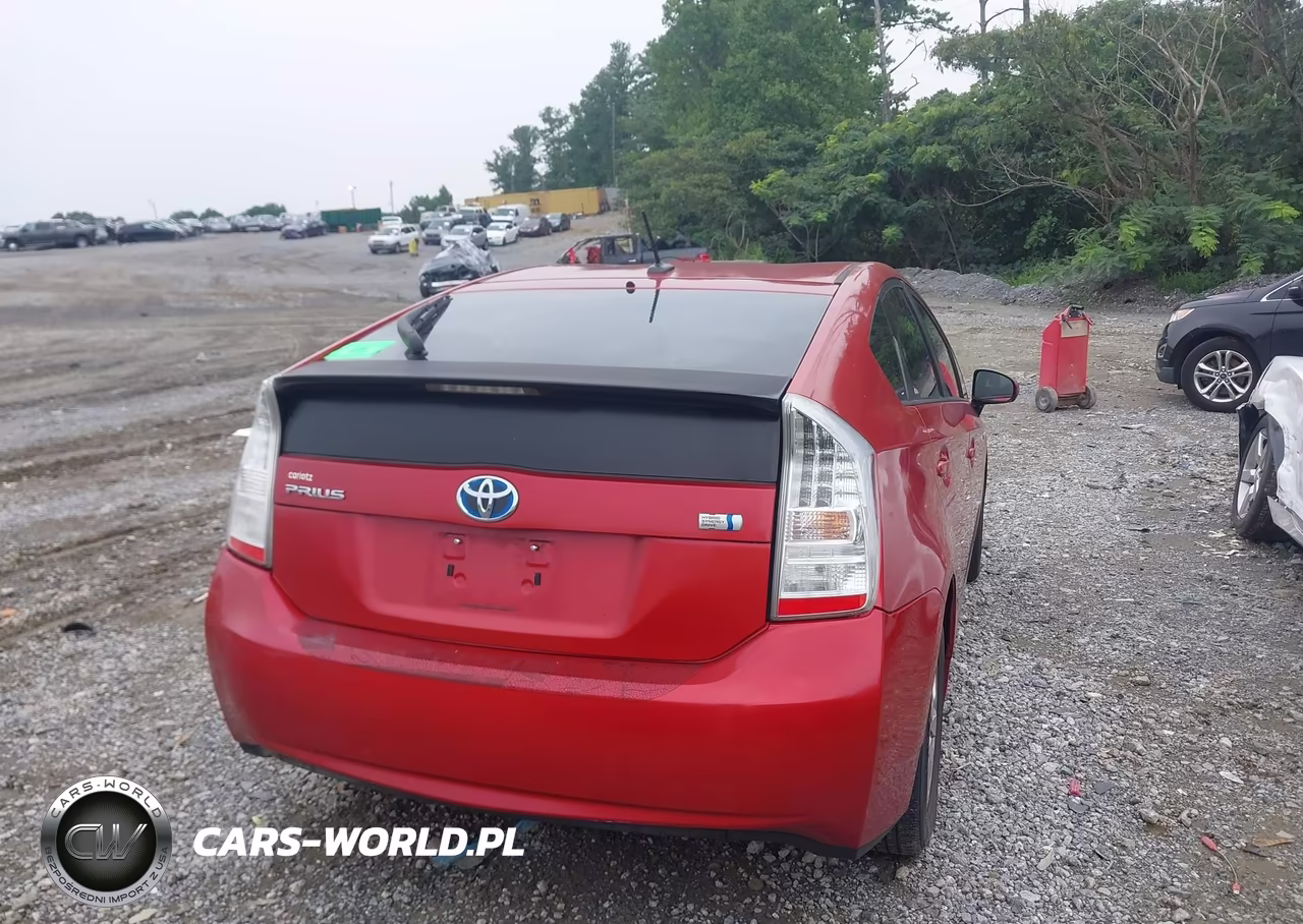 2011 Toyota Prius Three VIN:JTDKN3DUXB1440913 - 4