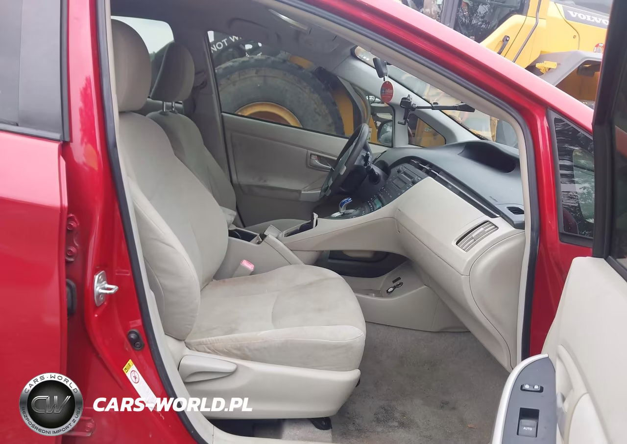 2011 Toyota Prius Three VIN:JTDKN3DUXB1440913 - 5
