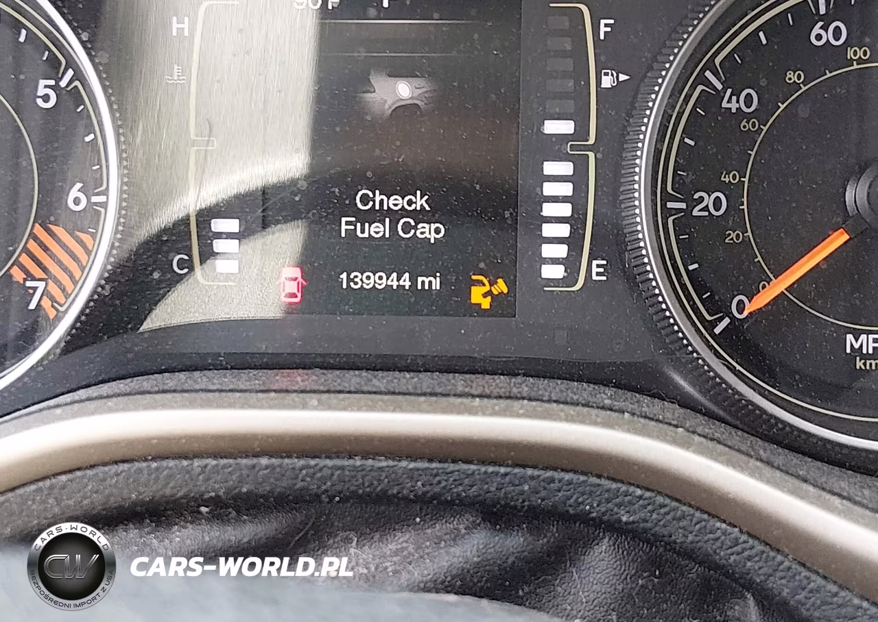 2015 Jeep Cherokee Latitude VIN:1C4PJLCB1FW694651 - 15