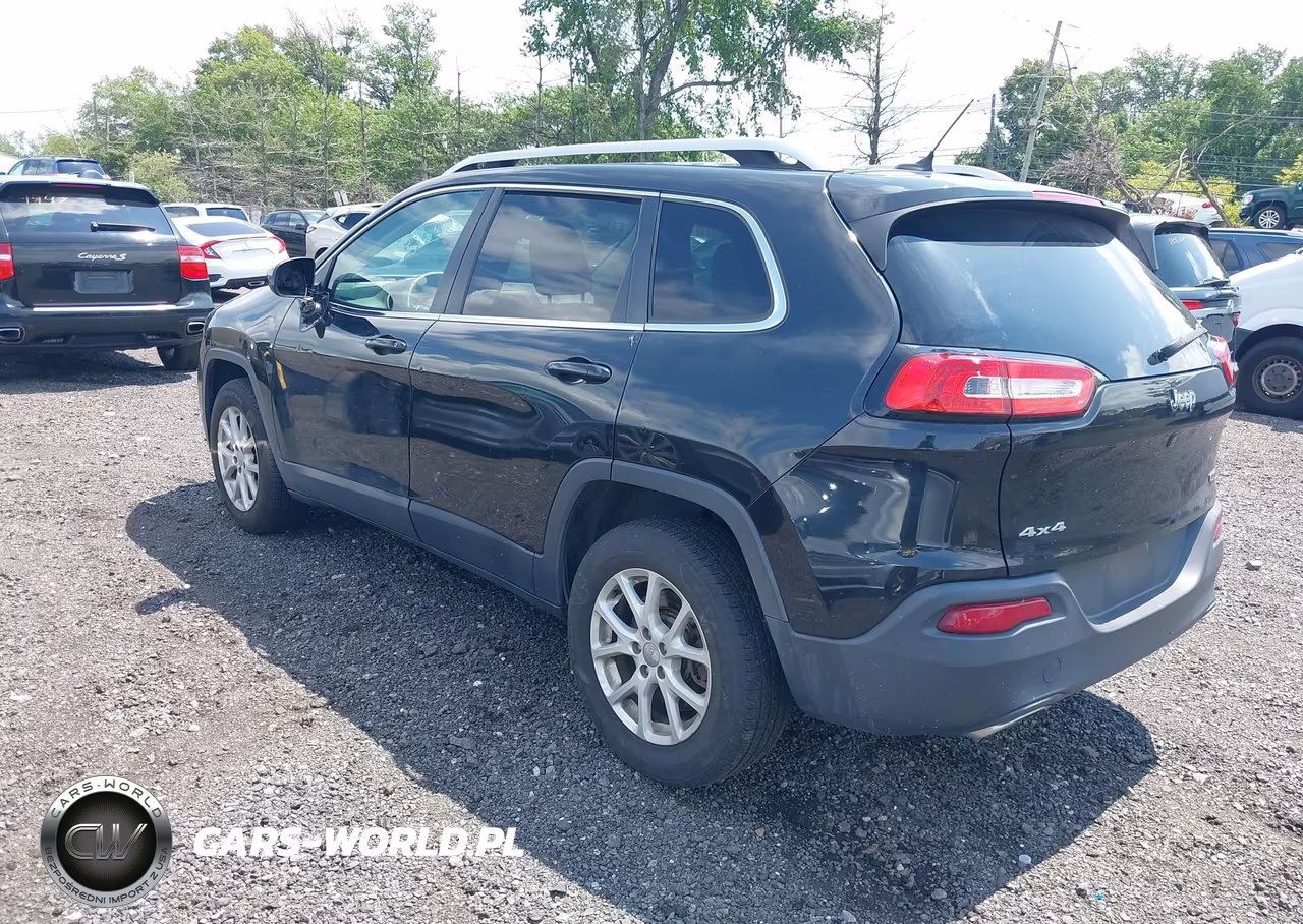 2015 Jeep Cherokee Latitude VIN:1C4PJMCS8FW625266 - 3