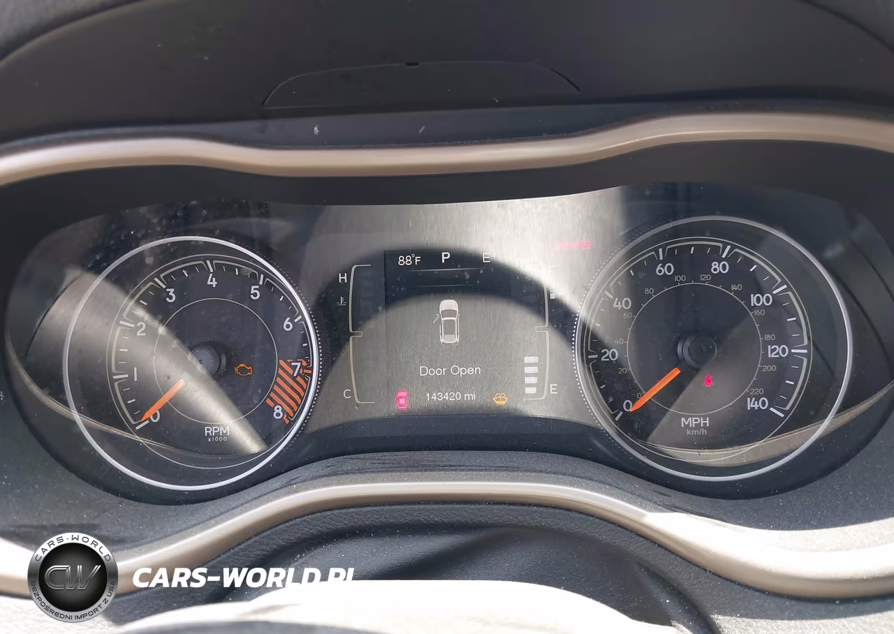 2015 Jeep Cherokee Latitude VIN:1C4PJMCS8FW625266 - 7