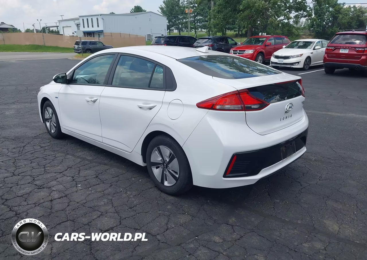 2018 Hyundai Ioniq Hybrid Blue VIN:KMHC65LC1JU075617 - 3