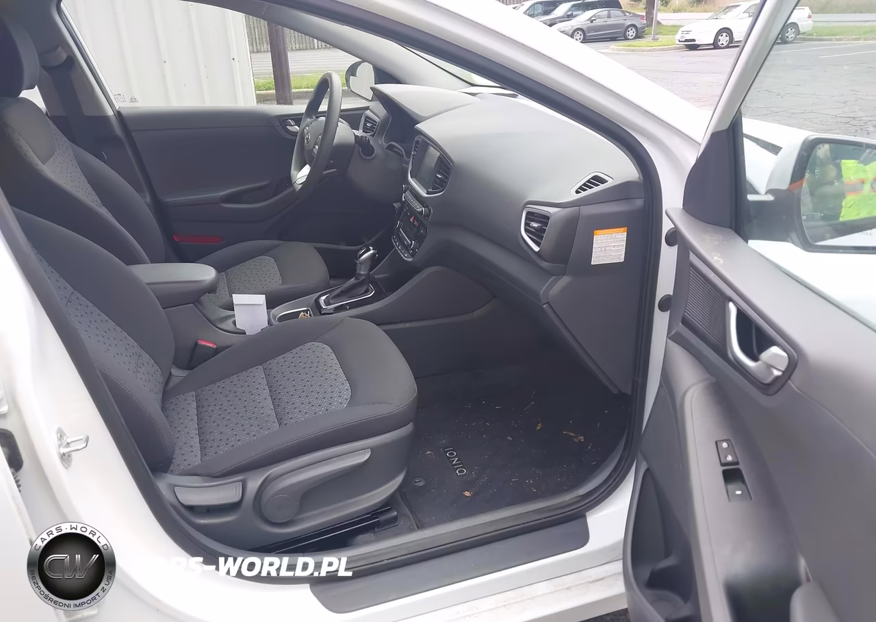 2018 Hyundai Ioniq Hybrid Blue VIN:KMHC65LC1JU075617 - 5