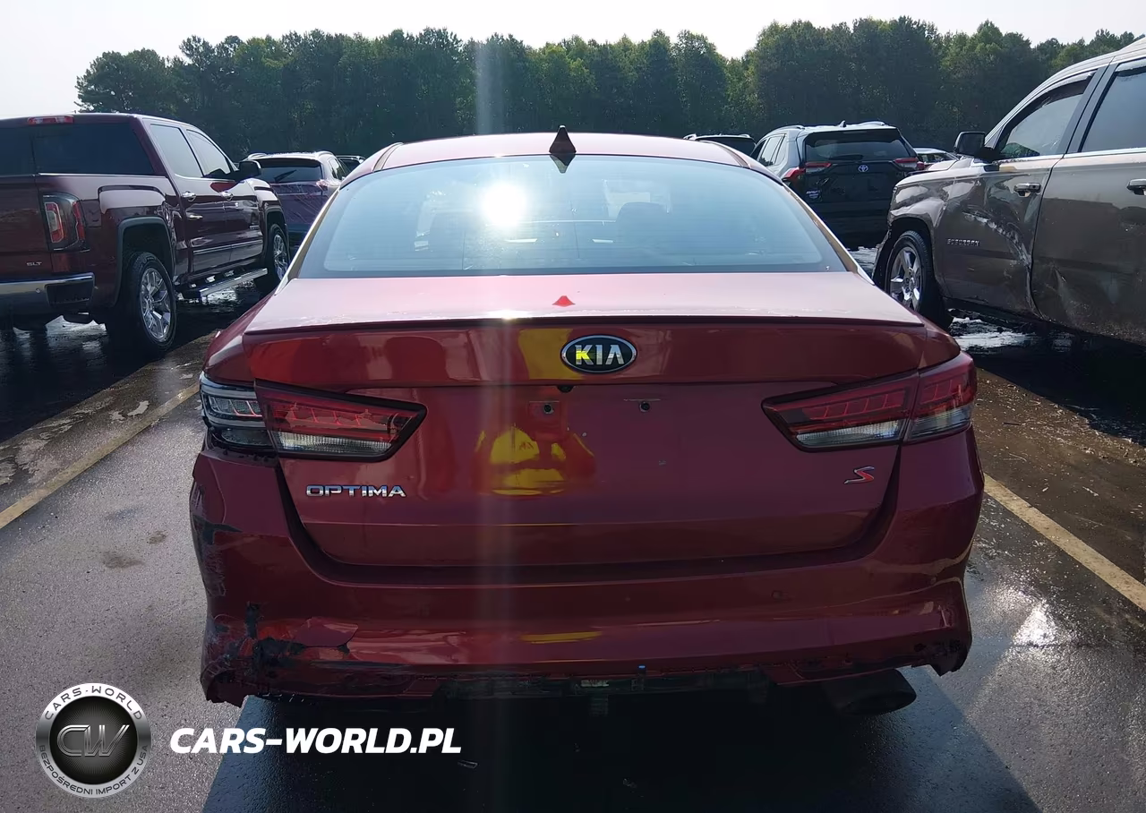 2018 Kia Optima S VIN:5XXGT4L31JG231024 - 17