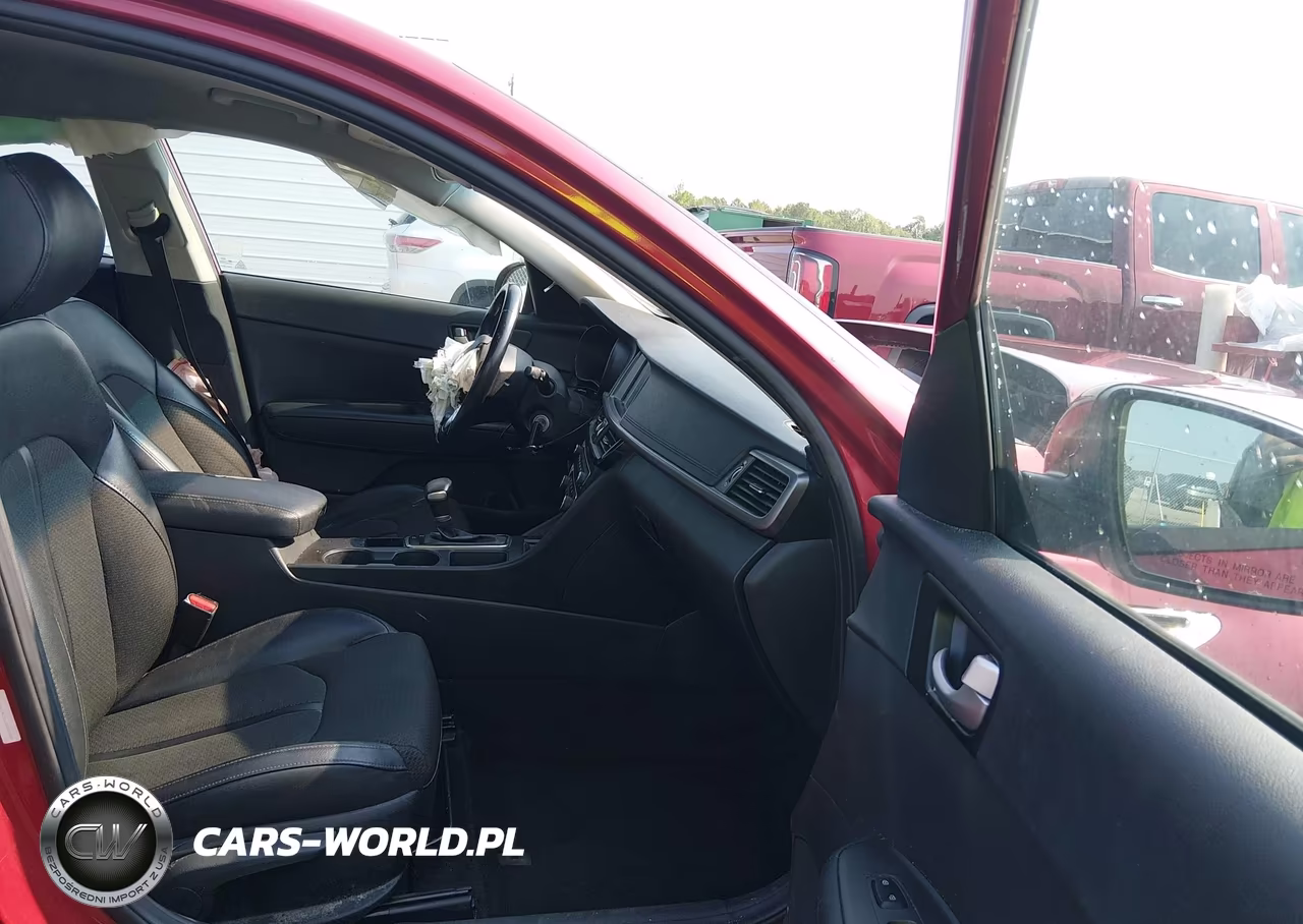 2018 Kia Optima S VIN:5XXGT4L31JG231024 - 5