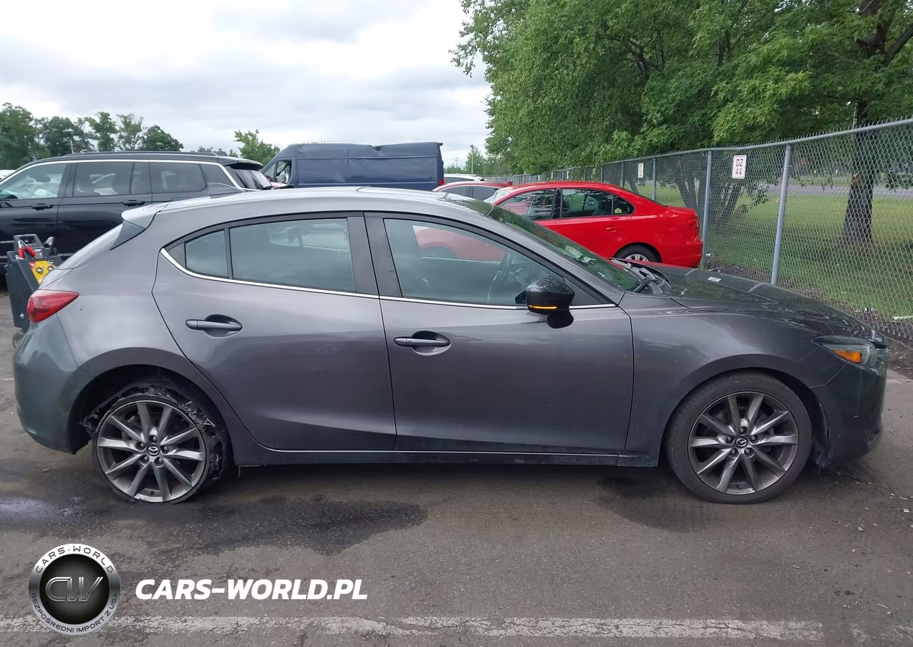 2018 Mazda Mazda3 Grand Touring VIN:3MZBN1M37JM215682 - 13