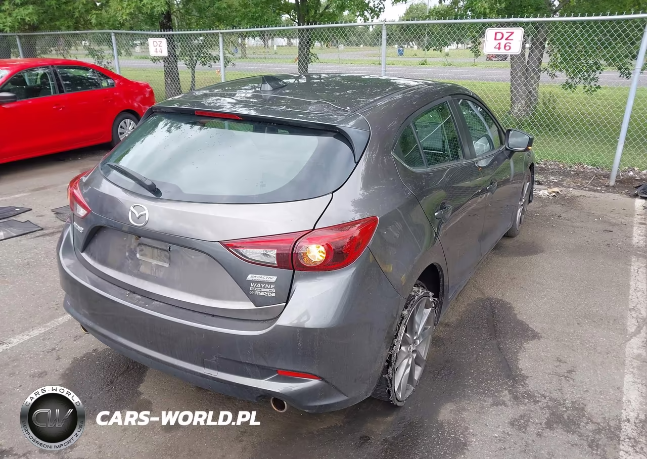 2018 Mazda Mazda3 Grand Touring VIN:3MZBN1M37JM215682 - 4