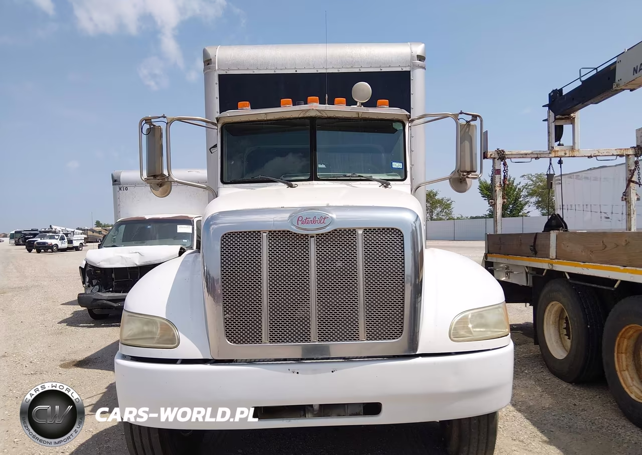 2007 Peterbilt 335 VIN:2NPLHD7X67M692979 - 13