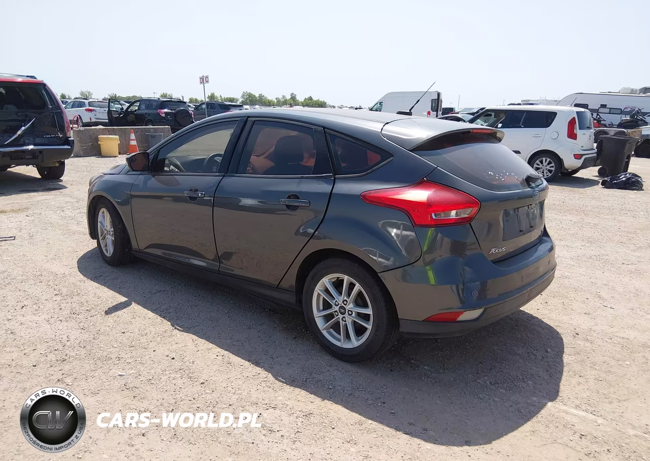 2016 Ford Focus Se VIN:1FADP3K20GL404783 - 3