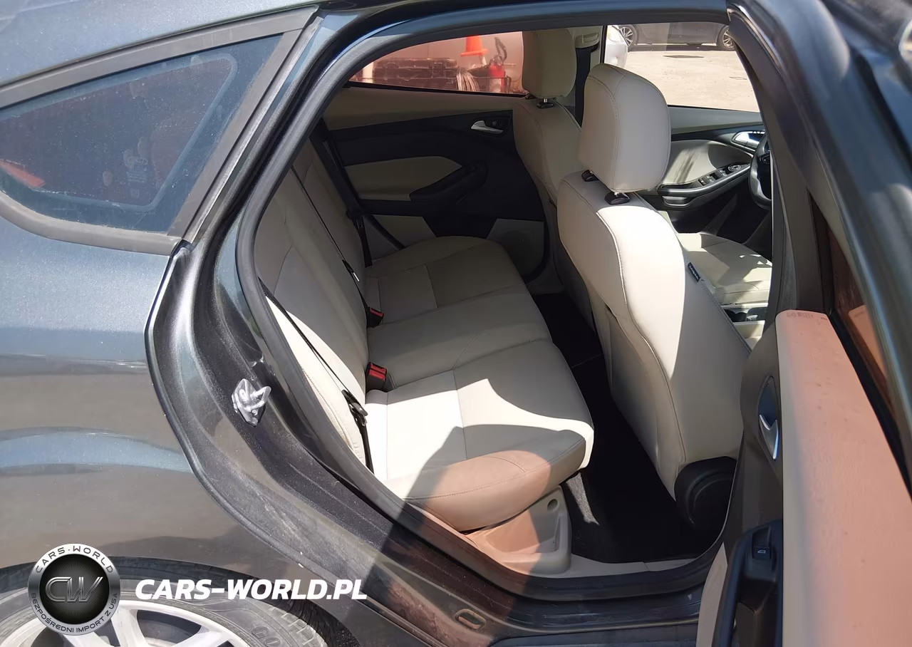2016 Ford Focus Se VIN:1FADP3K20GL404783 - 8