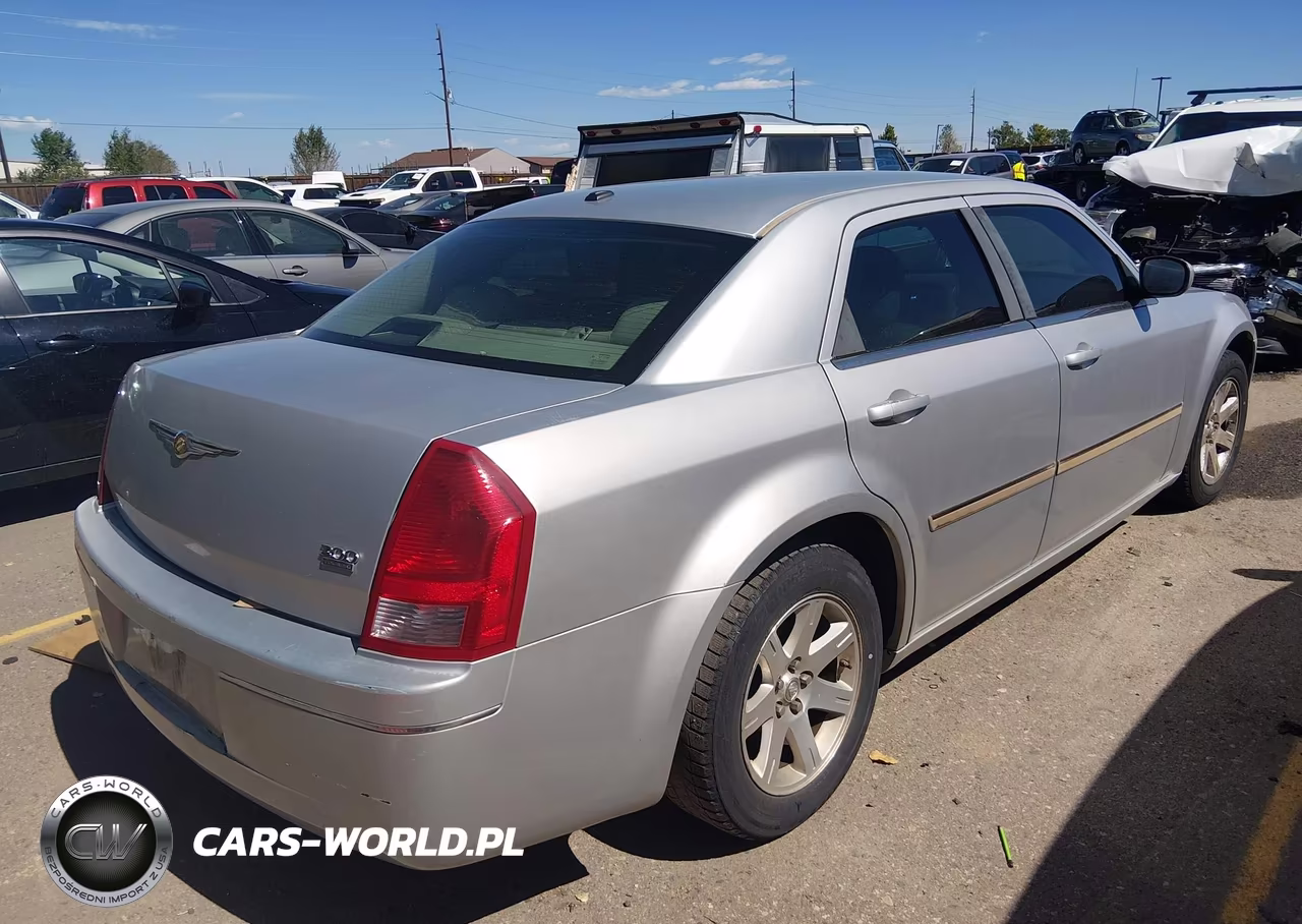 2007 Chrysler 300 Touring VIN:2C3KA53GX7H835240 - 4