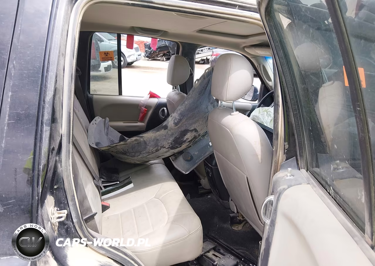 2003 Jeep Liberty Renegade VIN:1J4GL38K13W699664 - 8