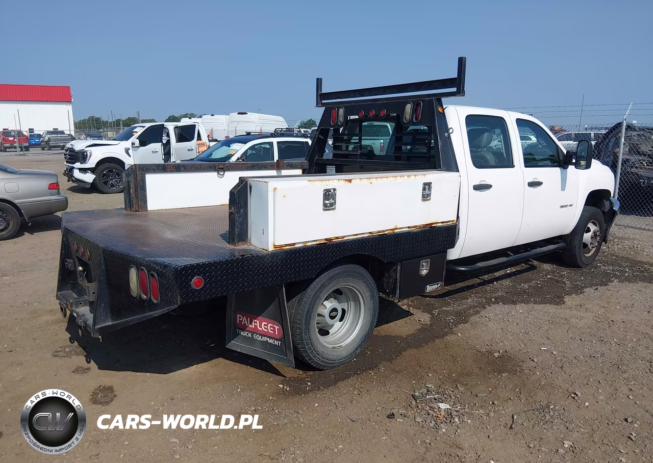 2013 Chevrolet Silverado 3500Hd Chassis Work Truck VIN:1GB4CZCG3DF142551 - 4