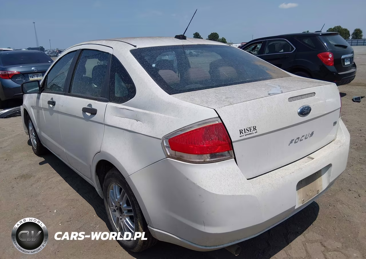 2010 Ford Focus Se VIN:1FAHP3FN6AW266954 - 3