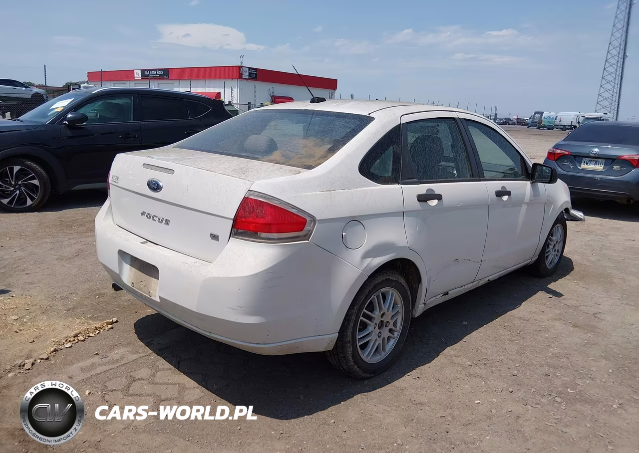 2010 Ford Focus Se VIN:1FAHP3FN6AW266954 - 4