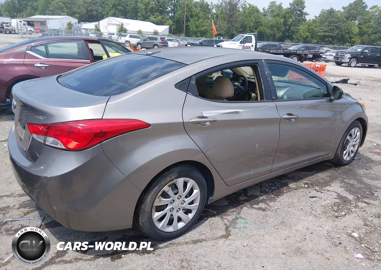 2013 Hyundai Elantra Gls VIN:5NPDH4AEXDH179491 - 4