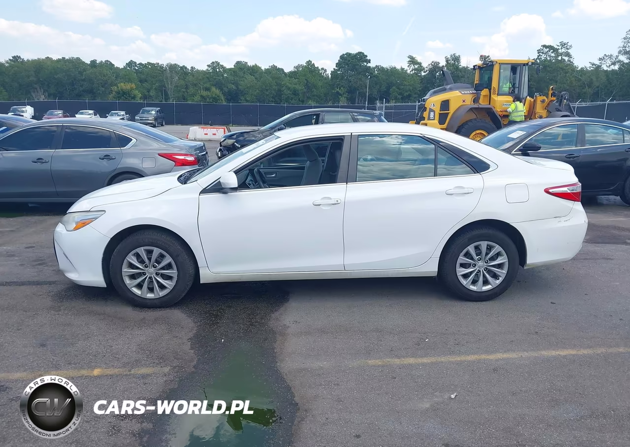 2017 Toyota Camry Le VIN:4T1BF1FK1HU362800 - 14