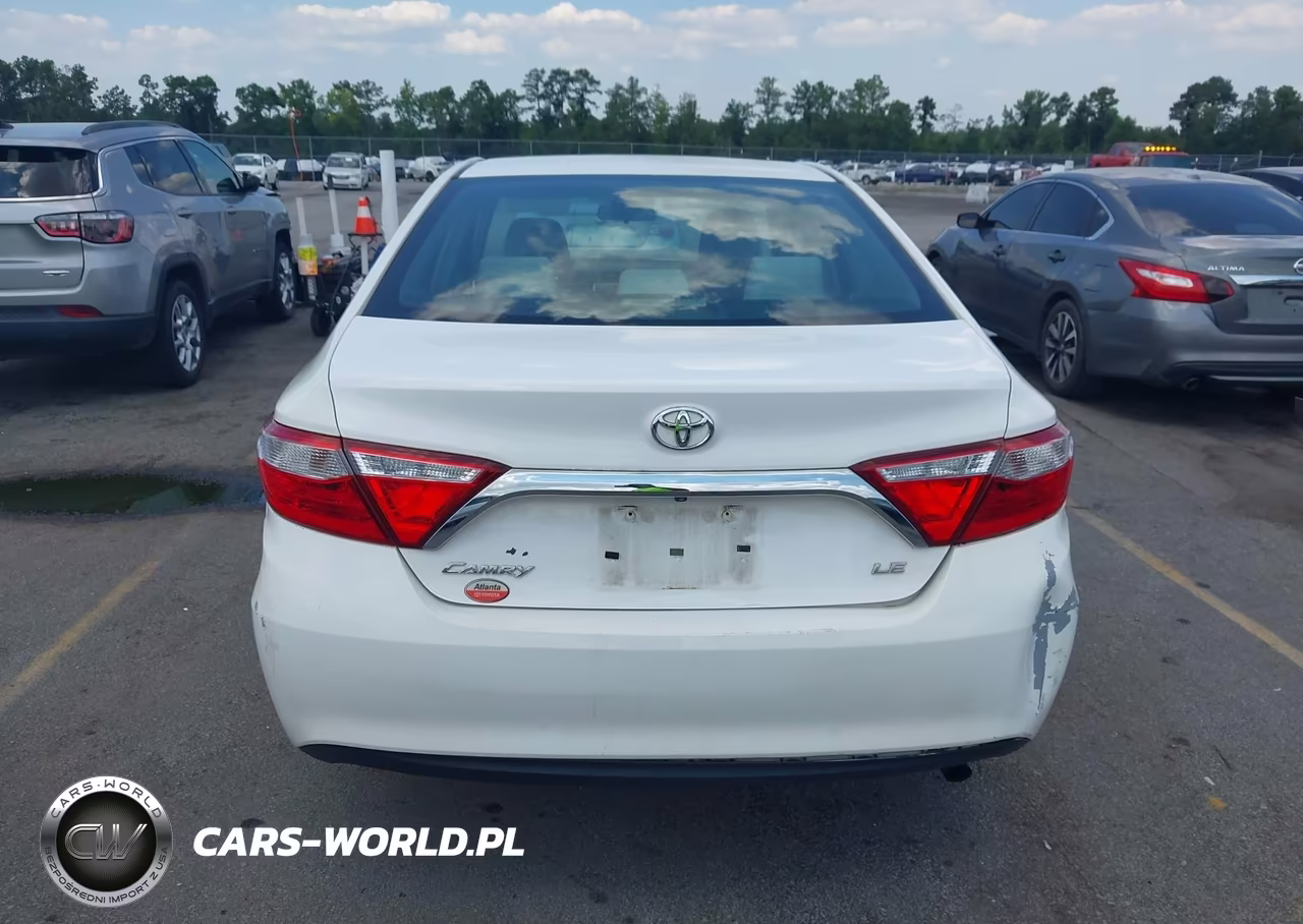 2017 Toyota Camry Le VIN:4T1BF1FK1HU362800 - 16