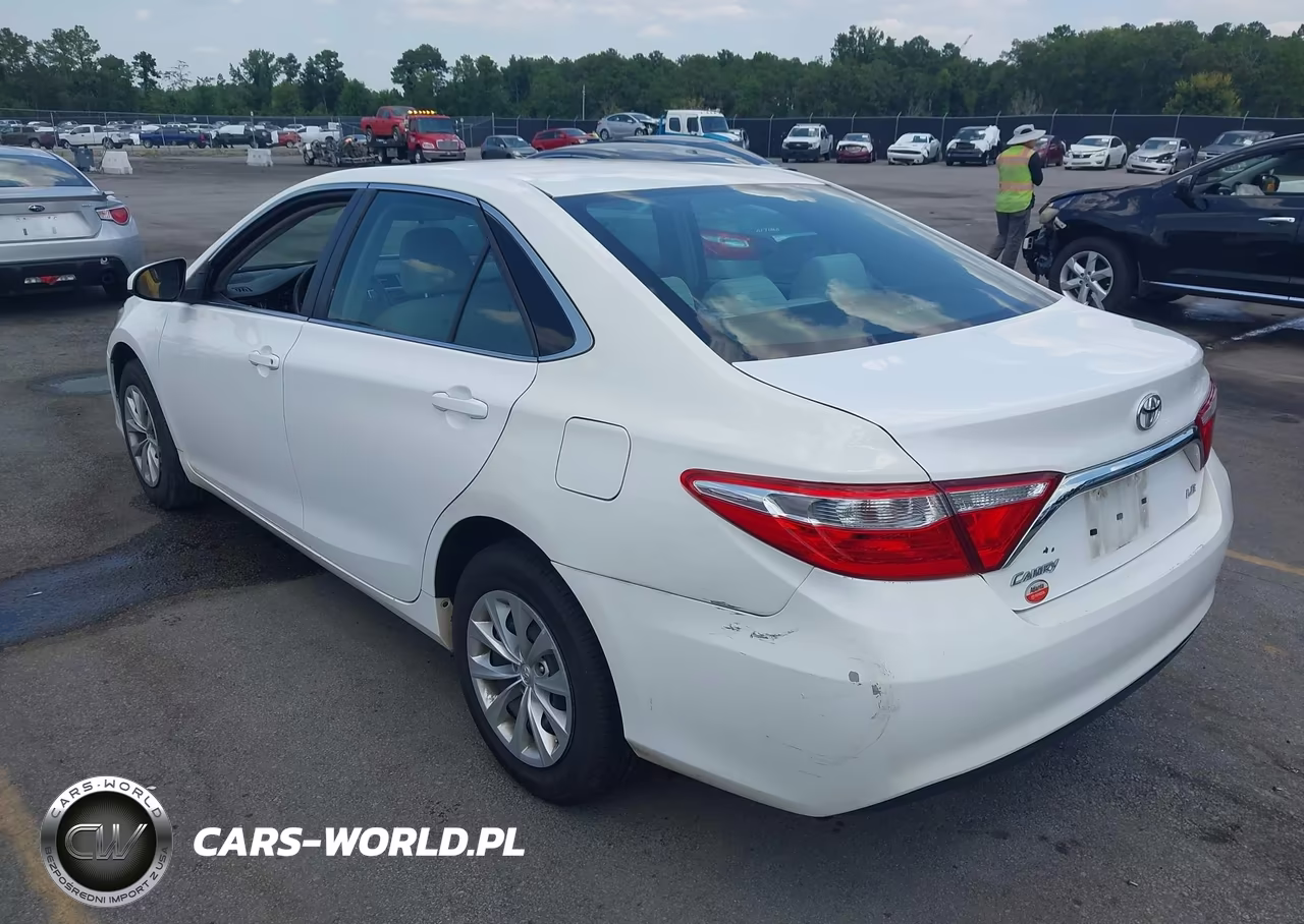 2017 Toyota Camry Le VIN:4T1BF1FK1HU362800 - 3