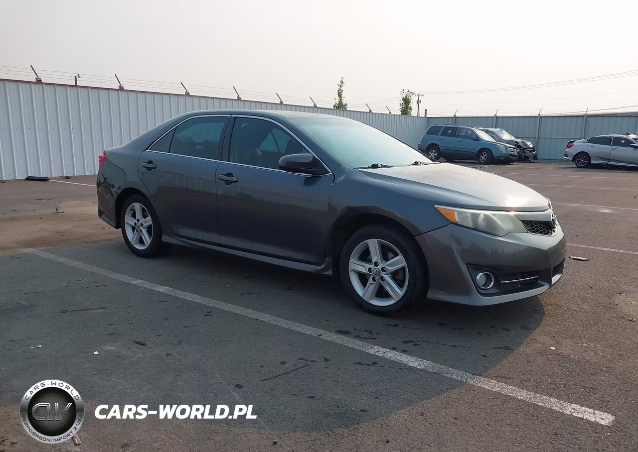 2012 Toyota Camry Se – zdjęcie 1 z 16