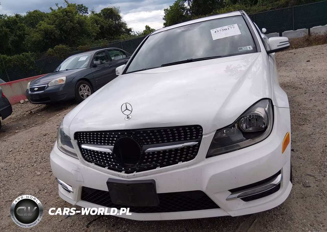 2013 Mercedes-Benz C 250 Sport VIN:WDDGF4HB6DR276135 - 13