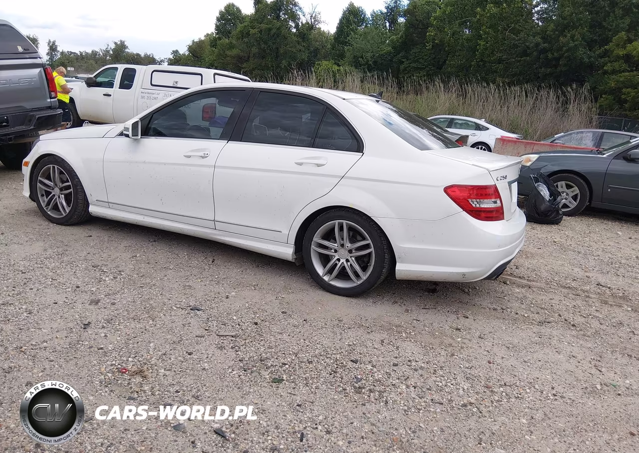 2013 Mercedes-Benz C 250 Sport VIN:WDDGF4HB6DR276135 - 3