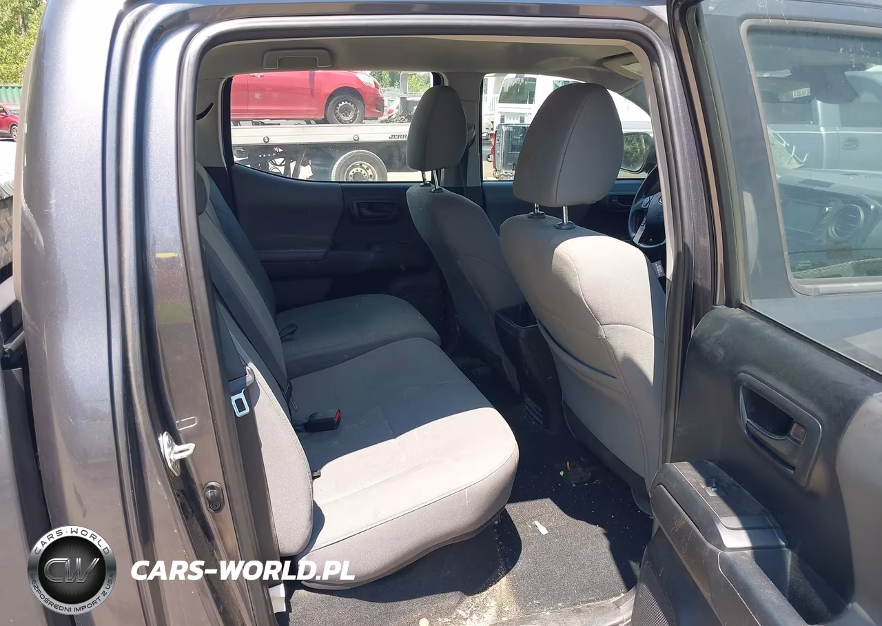 2018 Toyota Tacoma Sr VIN:5TFAX5GN4JX110914 - 8