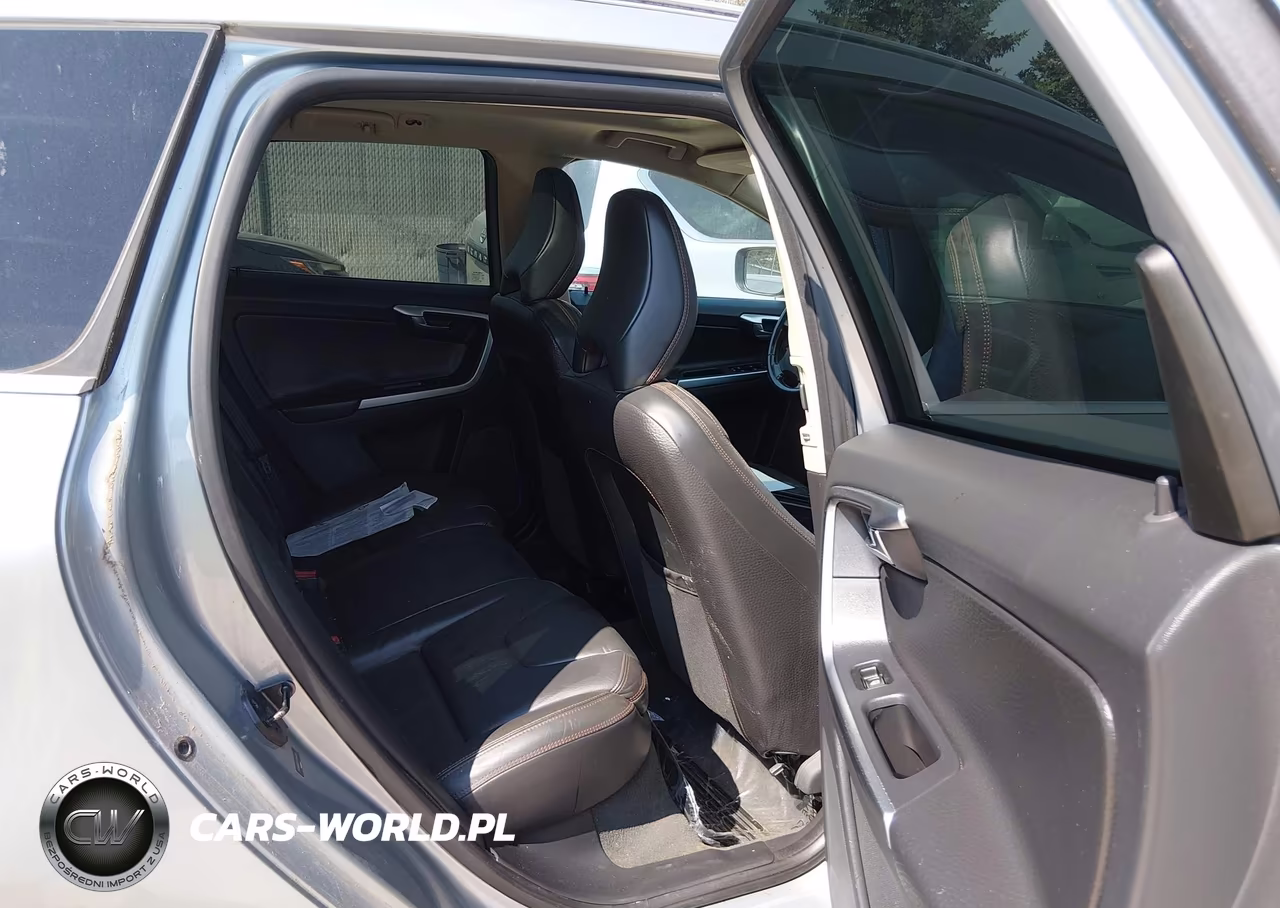 2010 Volvo Xc60 T6-T6 R-Design VIN:YV4992DZXA2054331 - 8