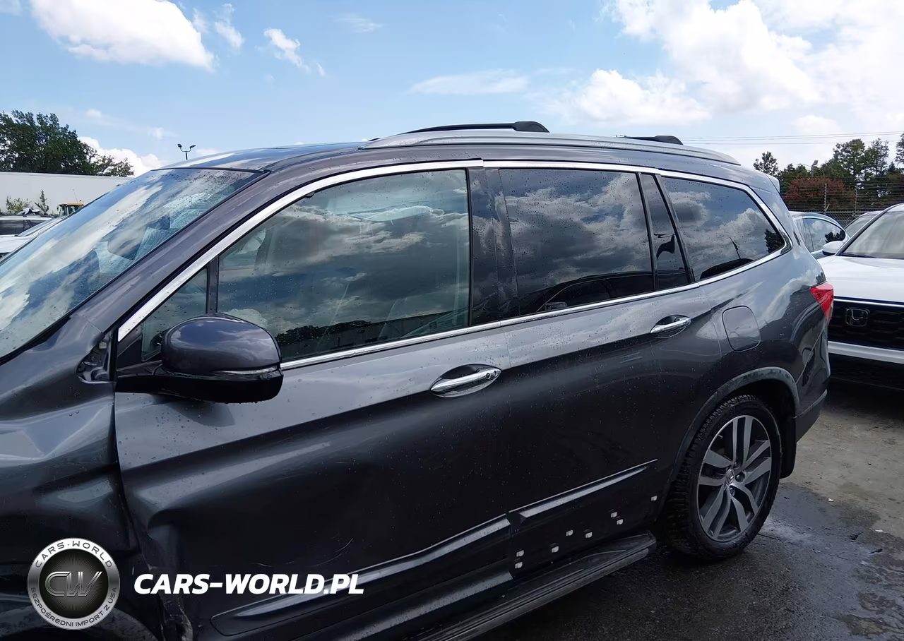 2017 Honda Pilot Touring VIN:5FNYF5H90HB039654 - 15