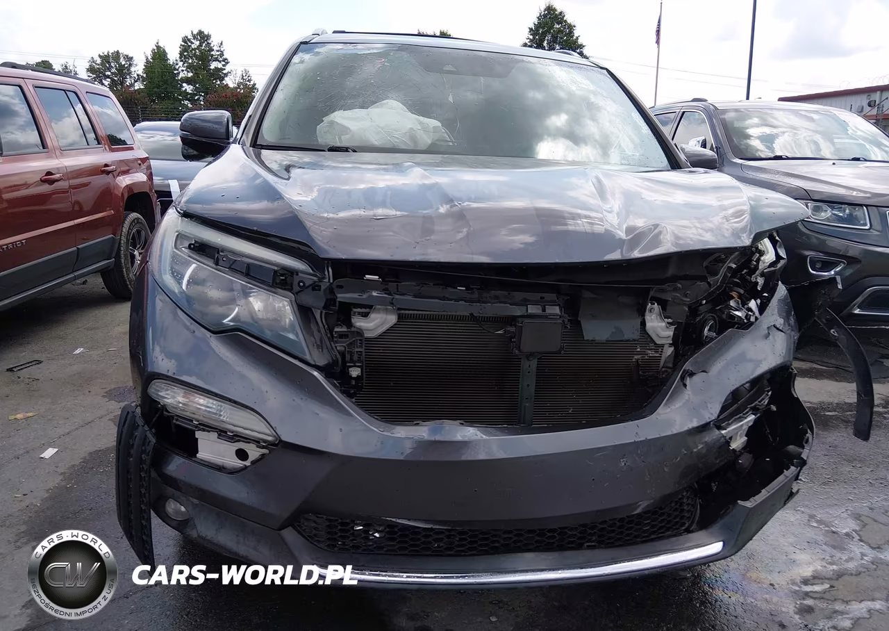 2017 Honda Pilot Touring VIN:5FNYF5H90HB039654 - 18