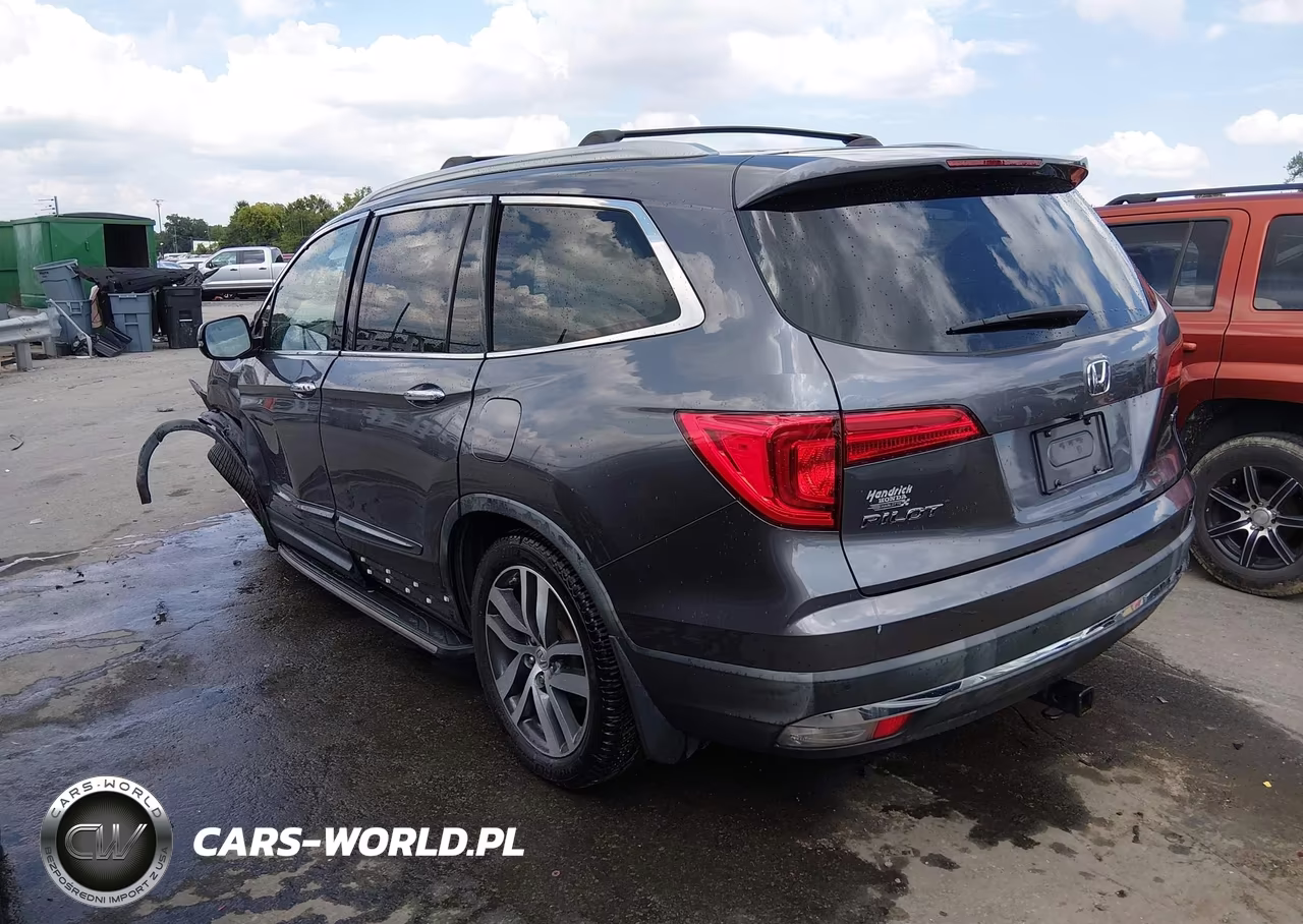 2017 Honda Pilot Touring VIN:5FNYF5H90HB039654 - 3