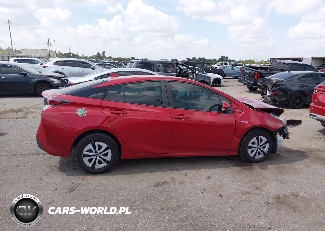 2018 Toyota Prius Four VIN:JTDKARFU5J3063910 - 13